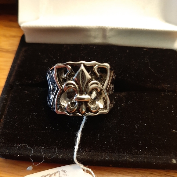 Man's Jewelry - Picture 2 of 10